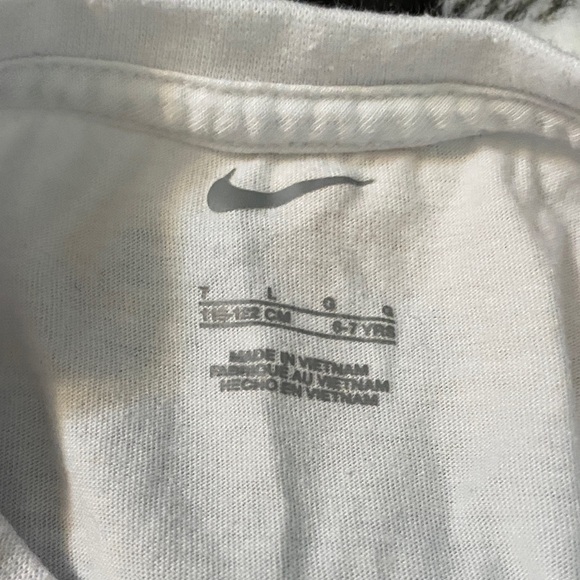 Nike White and Black Vertical 'Just Do It' Tee - Picture 2 of 7